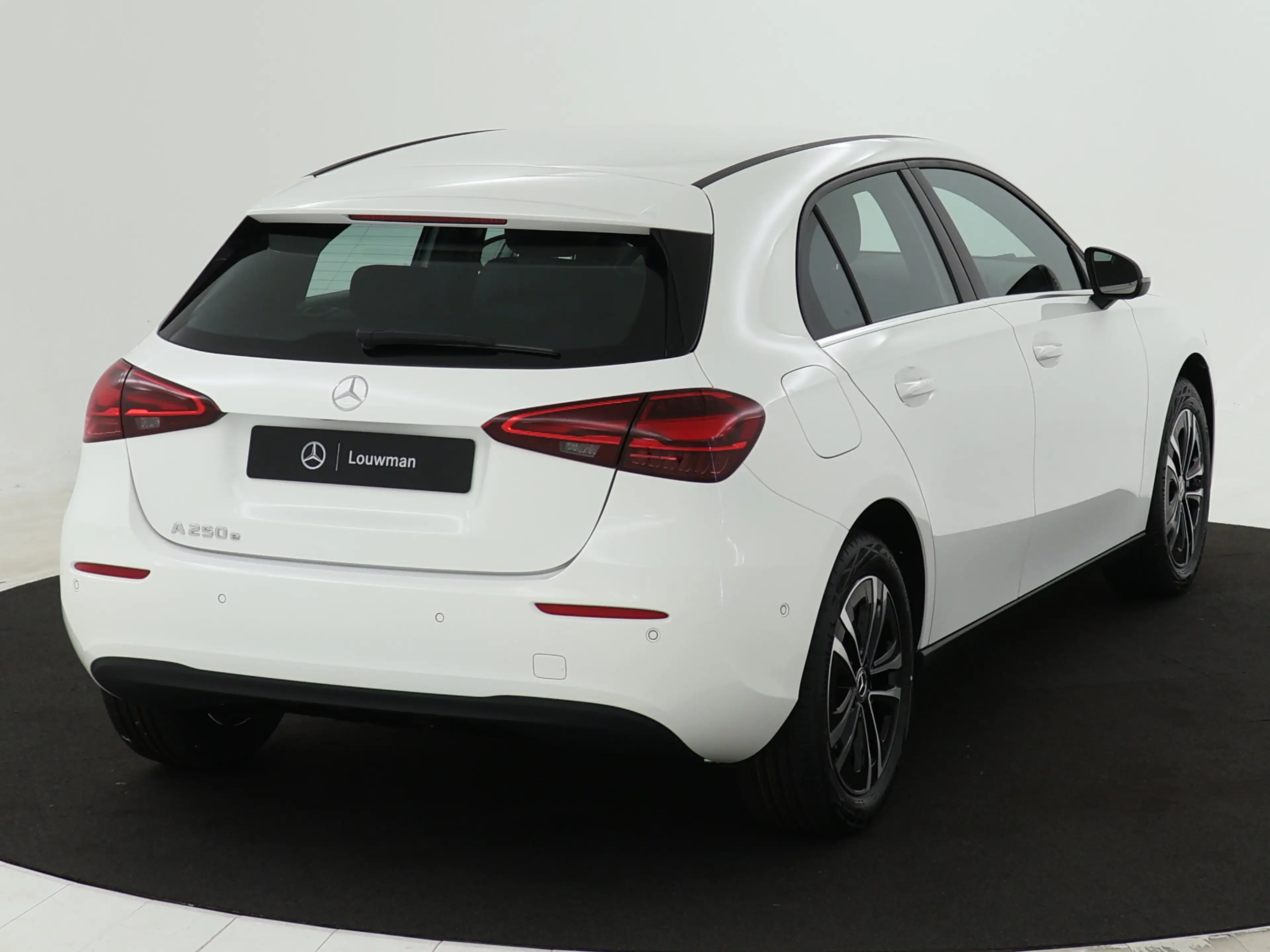 Mercedes-Benz A 250 e Star Edition LIMITED | Dodehoekassistent | Parke — photo 14