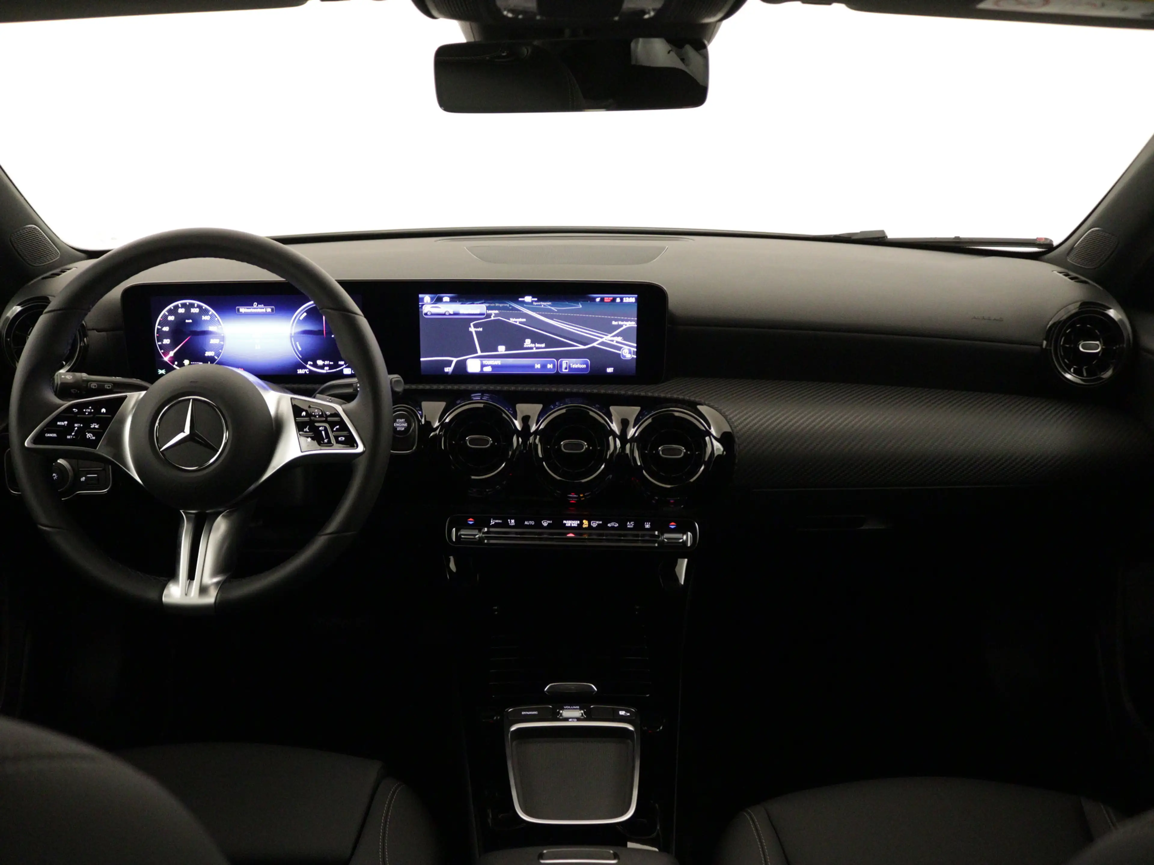 Mercedes-Benz A 250 e Star Edition LIMITED | Dodehoekassistent | Parke — photo 4