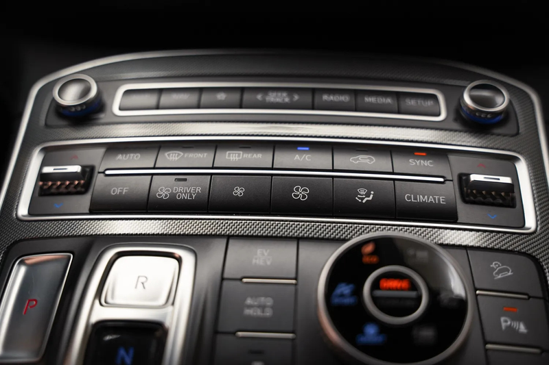 Hyundai SANTA FE 1.6 T-GDI PHEV Premium Aut. [ 360°Cam Leder Adapt. — photo 8