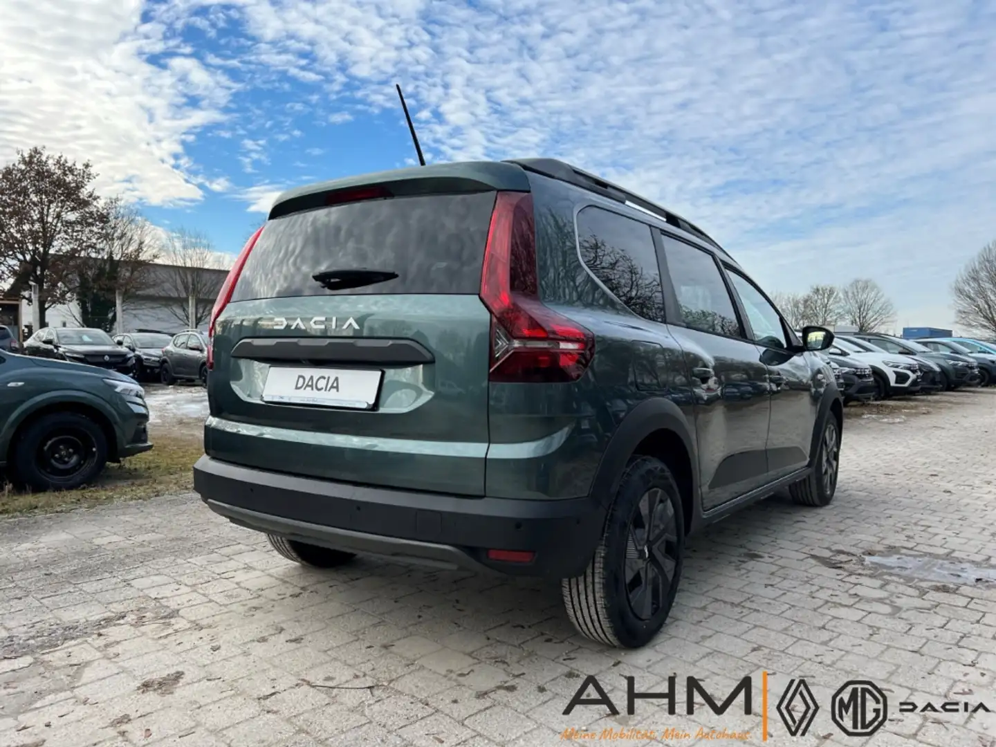 Dacia Jogger Expression TCe 110 7-Sitzer Klimaautom Fahrerprofi Grün - 2