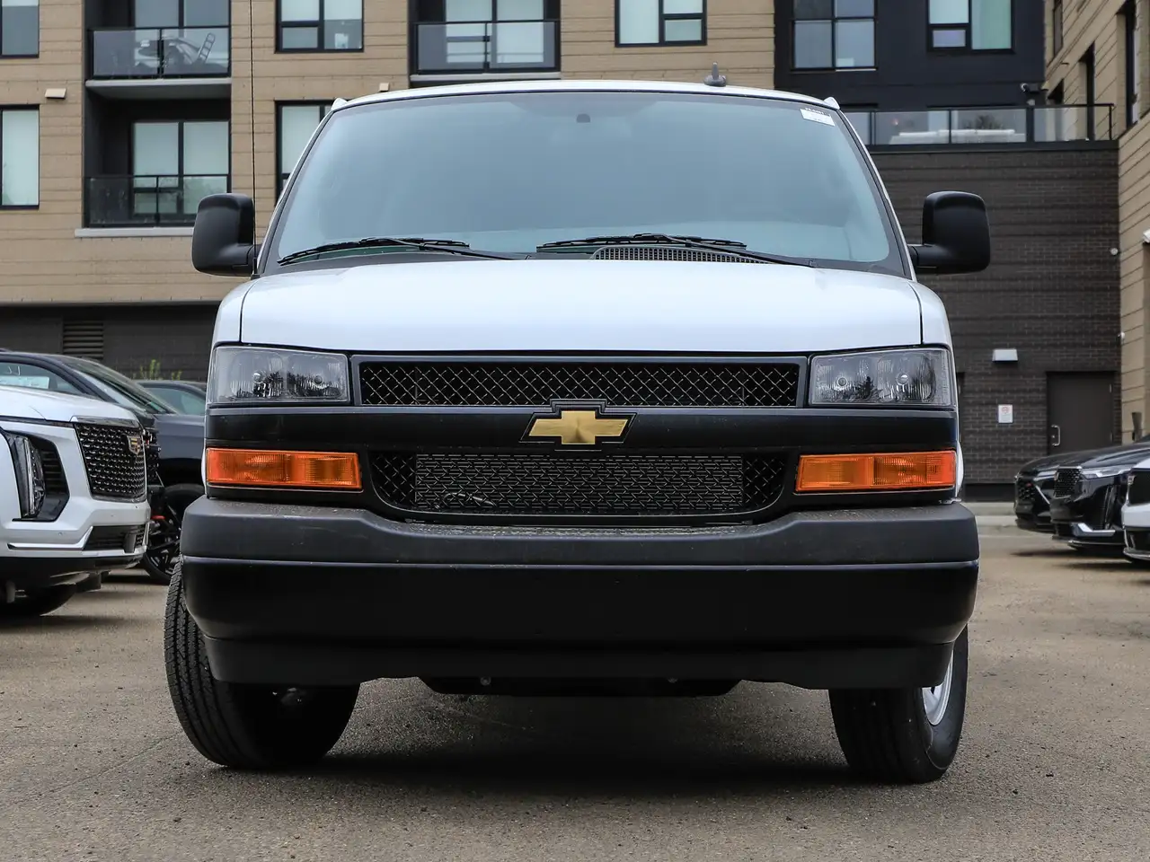 Chevrolet Express 3500 снимка Chevrolet Express 3500
