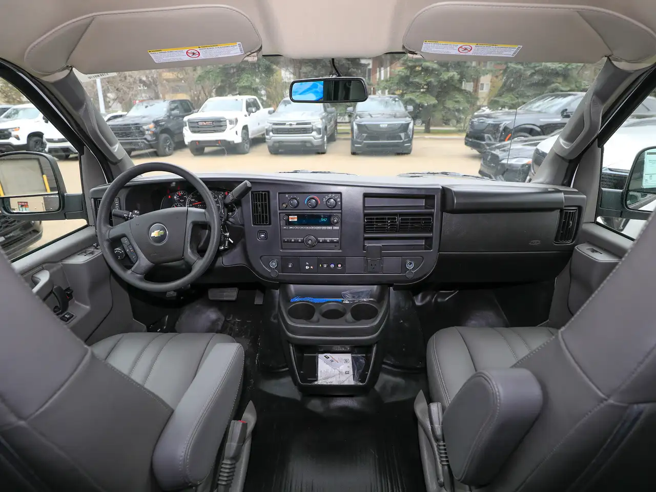 Chevrolet Express 3500 снимка Chevrolet Express 3500