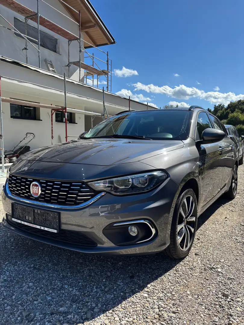 Fiat Tipo Fiat Tipo 1,3 MultiJet II 95 Start&Stop Lounge Grau - 1