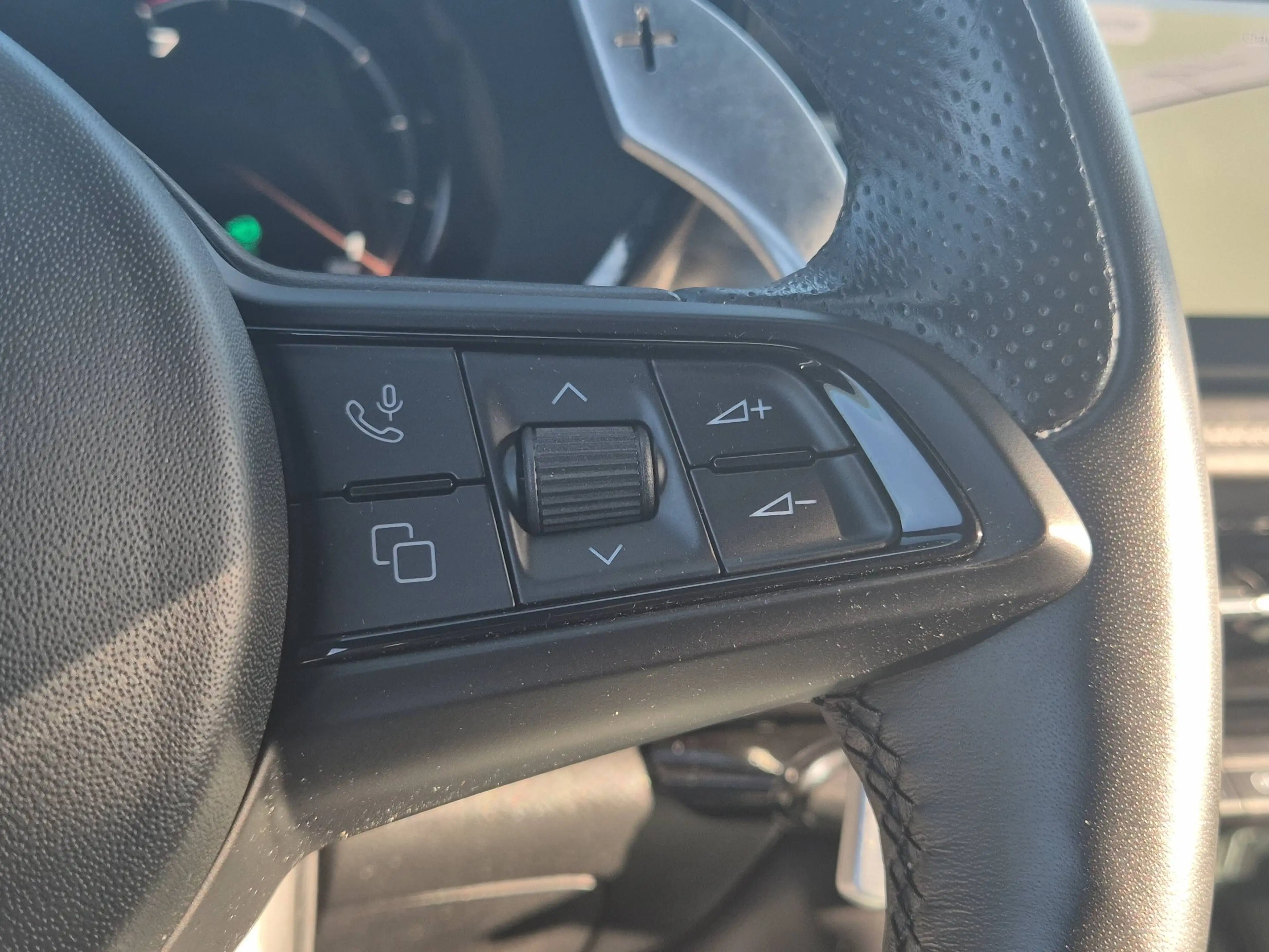 Alfa Romeo Tonale Tonale PHEV 1.3 Q4 Veloce (206 kW) — photo 13