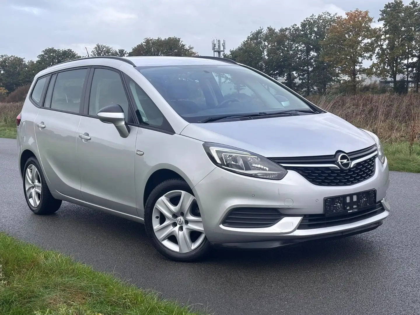 Opel Zafira Tourer 1,6D Edition-7 Sitz-Netto 5950 Silber - 1