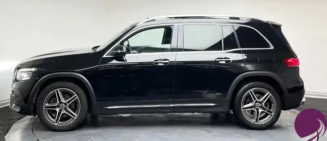 Mercedes-Benz GLB view 3