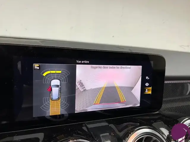 Mercedes-Benz GLB view 13