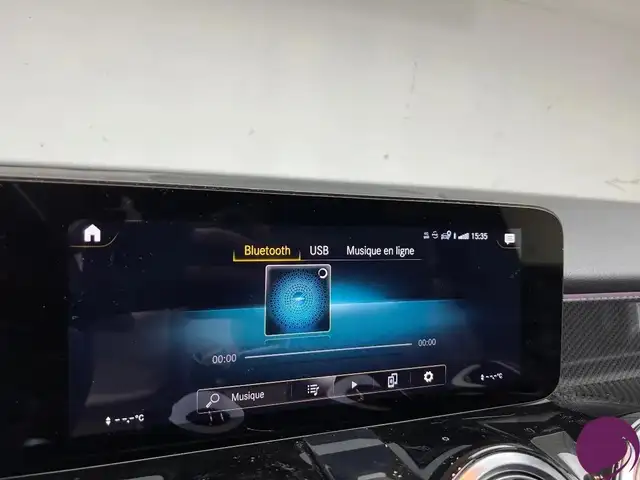 Mercedes-Benz GLB view 15