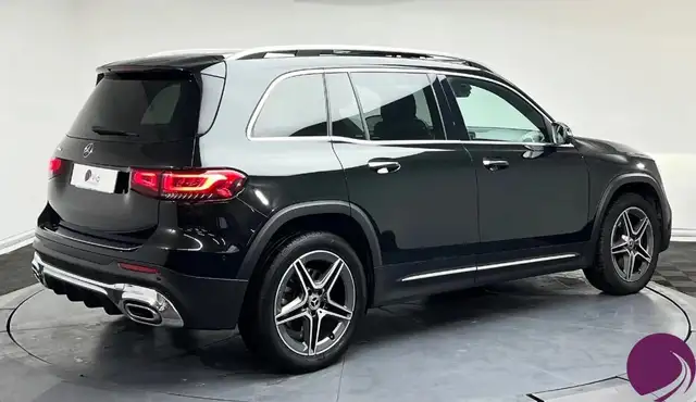 Mercedes-Benz GLB view 5