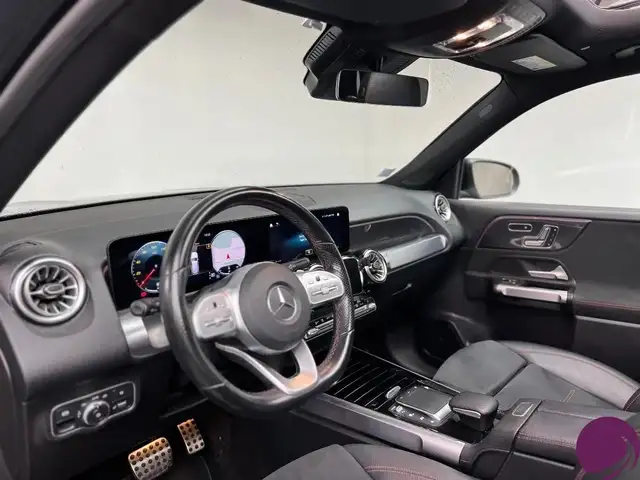 Mercedes-Benz GLB view 7