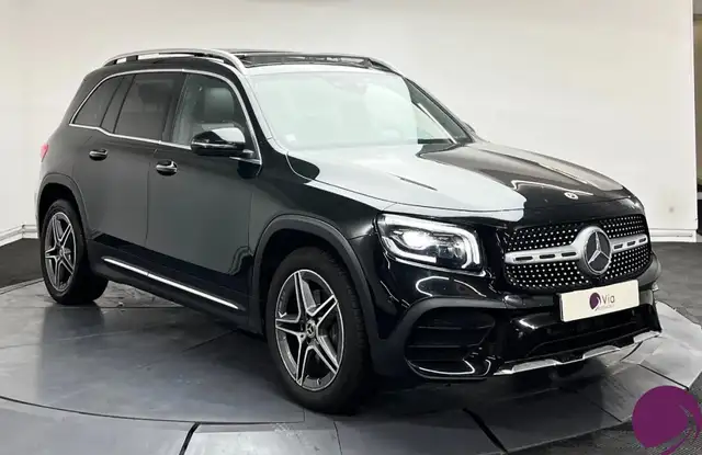 Mercedes-Benz GLB view 2