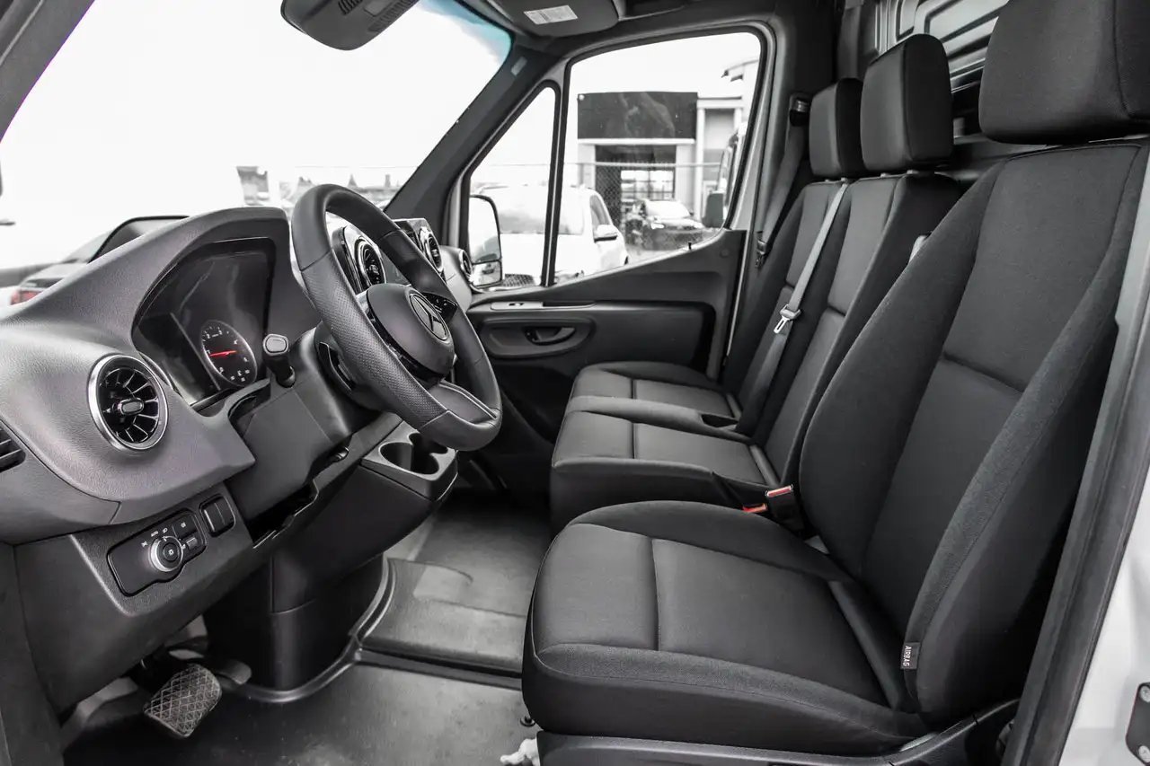 Mercedes-Benz Sprinter снимка Mercedes-Benz Sprinter