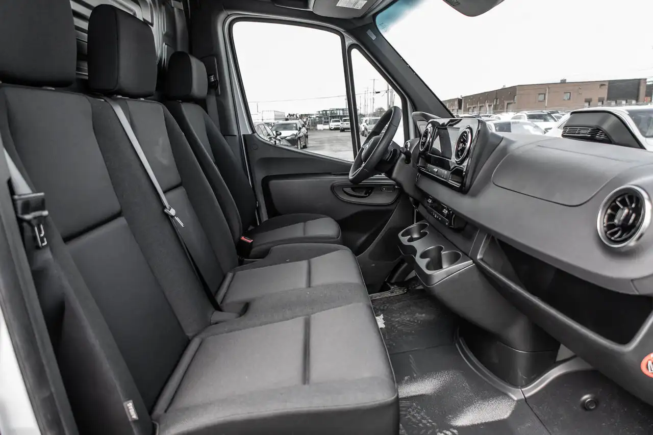 Mercedes-Benz Sprinter снимка Mercedes-Benz Sprinter