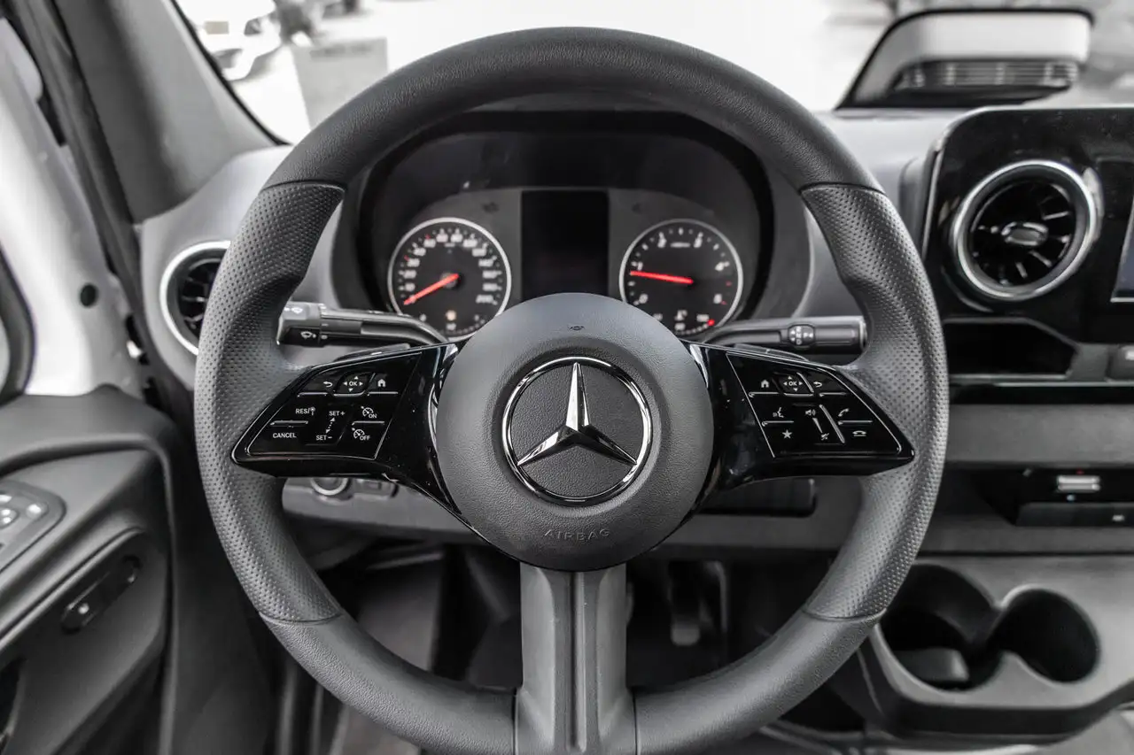 Mercedes-Benz Sprinter снимка Mercedes-Benz Sprinter