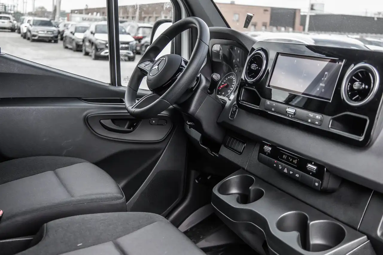 Mercedes-Benz Sprinter снимка Mercedes-Benz Sprinter