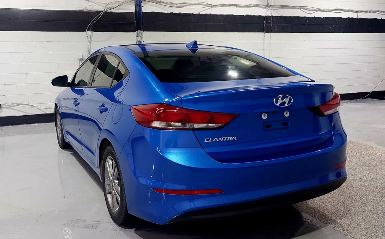 Hyundai ELANTRA снимка Hyundai ELANTRA