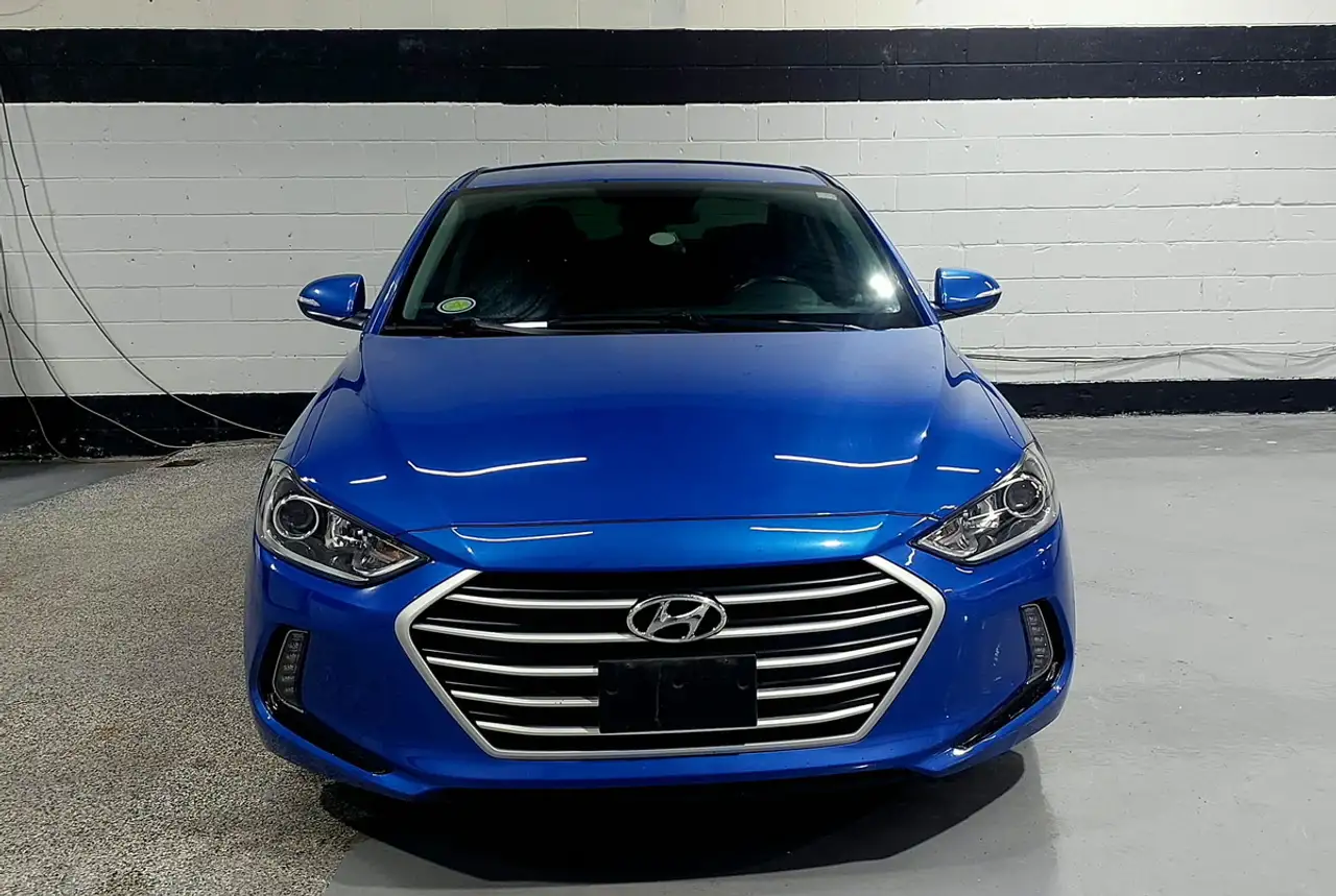 Hyundai ELANTRA снимка Hyundai ELANTRA