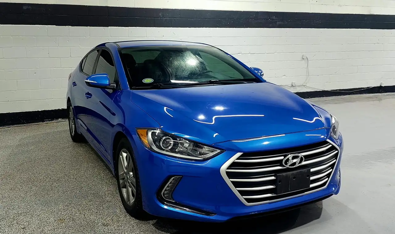Hyundai ELANTRA снимка Hyundai ELANTRA