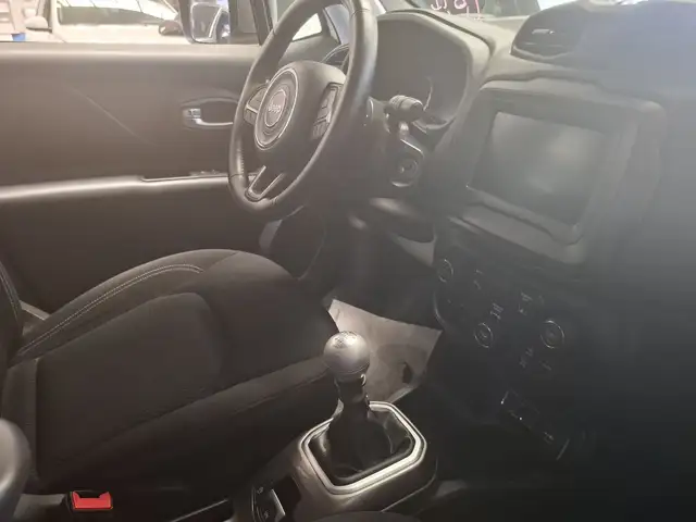 Jeep Renegade view 15
