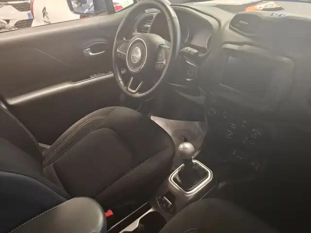 Jeep Renegade view 10