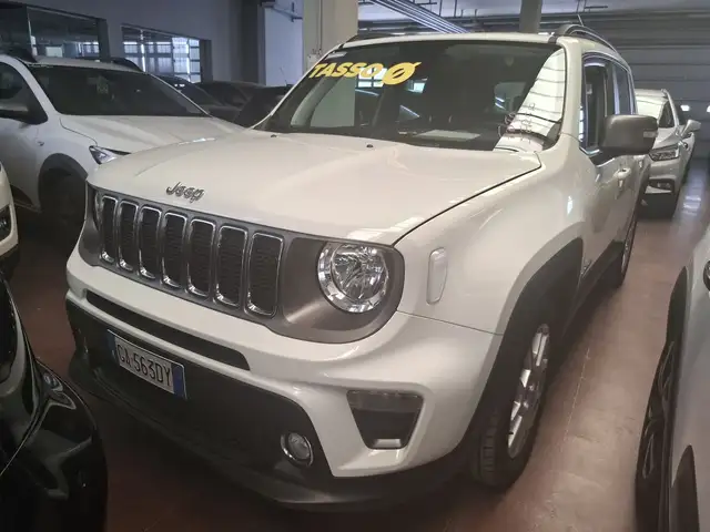 Jeep Renegade view 3