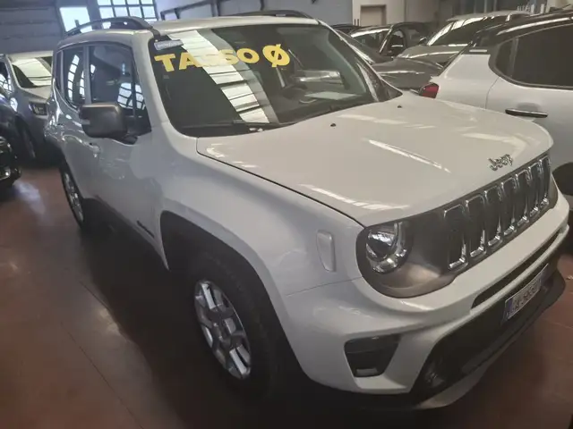 Jeep Renegade view 4