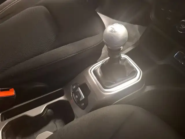 Jeep Renegade view 14