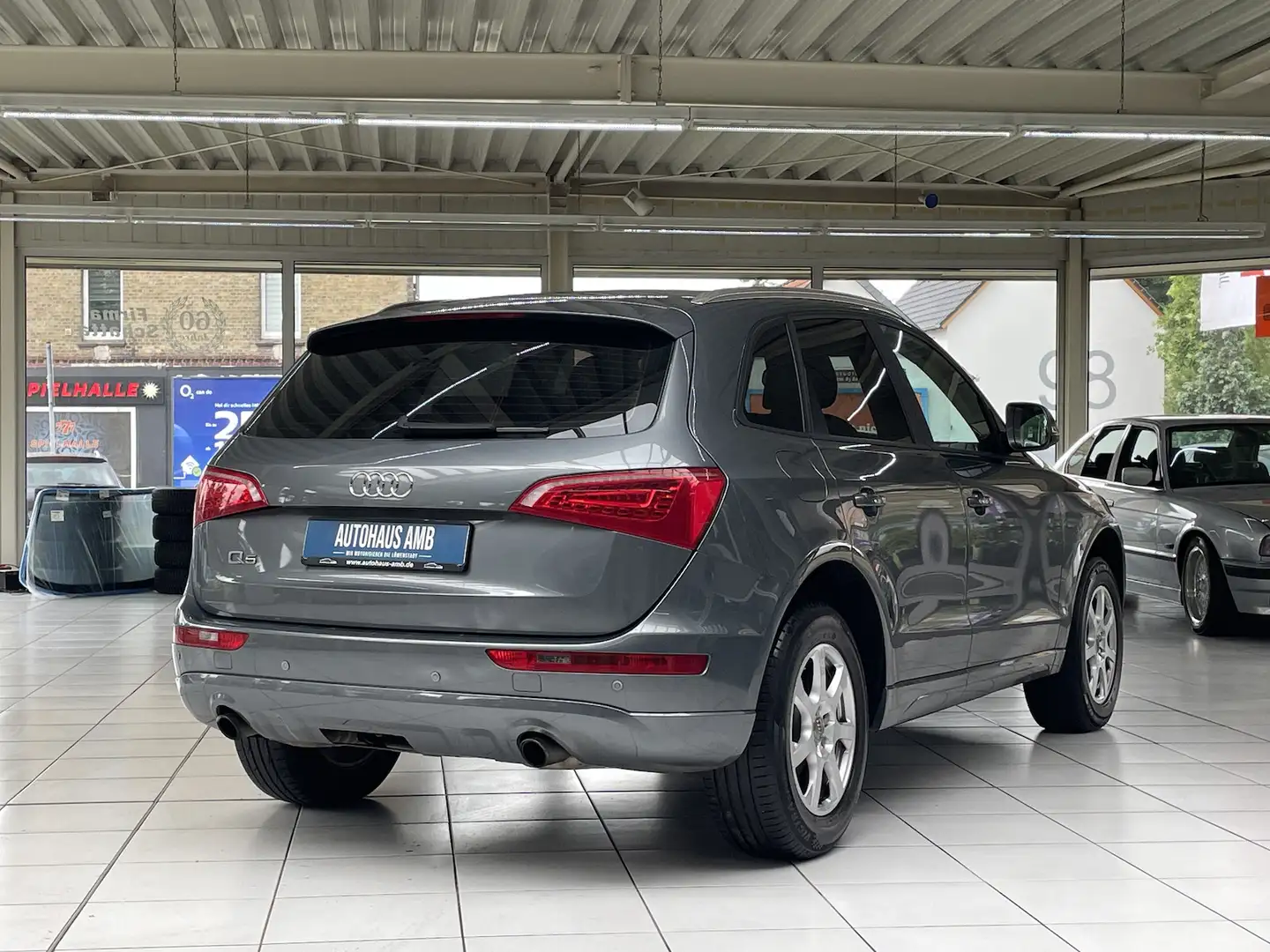 Audi Q5 2.0 TFSI quattro Bi-Xenon Sitzh. GRA Grau - 2