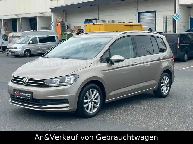 Volkswagen Touran Com/Start Stop7 Sitze*AHK*Kamera*Navi*ACC
