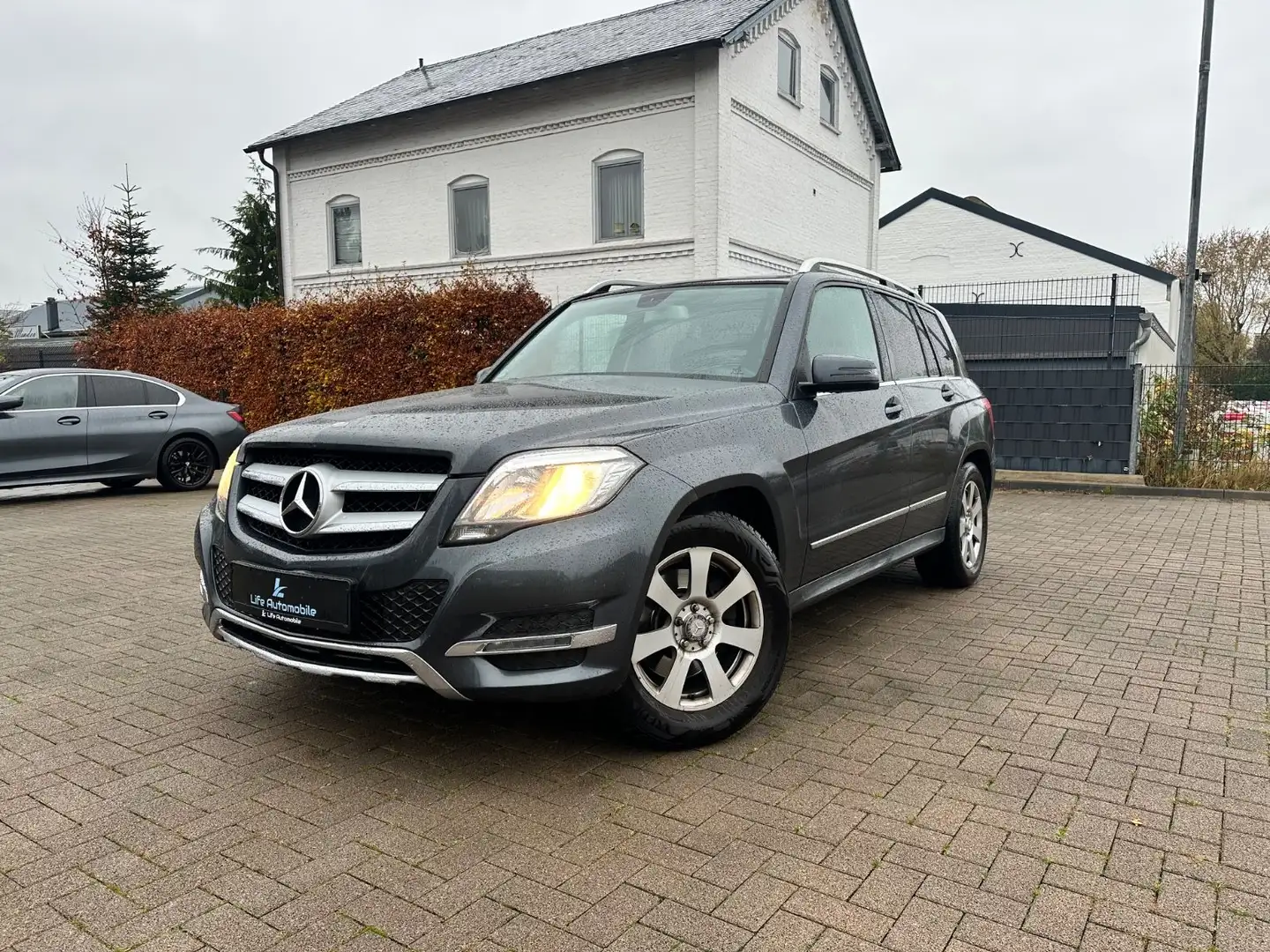 Mercedes-Benz GLK 200 CDI Automatik NAVI*TEMPOMAT*AHK*17" Grau - 1