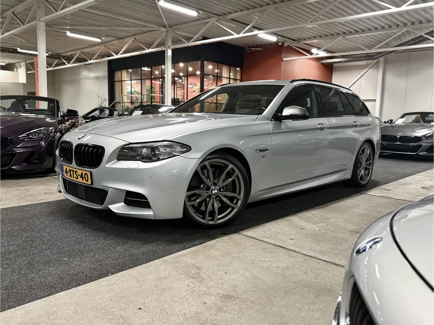 BMW M550 5-Serie Touring M550d xDrive High Exe. l Head-Up l Grau - 1