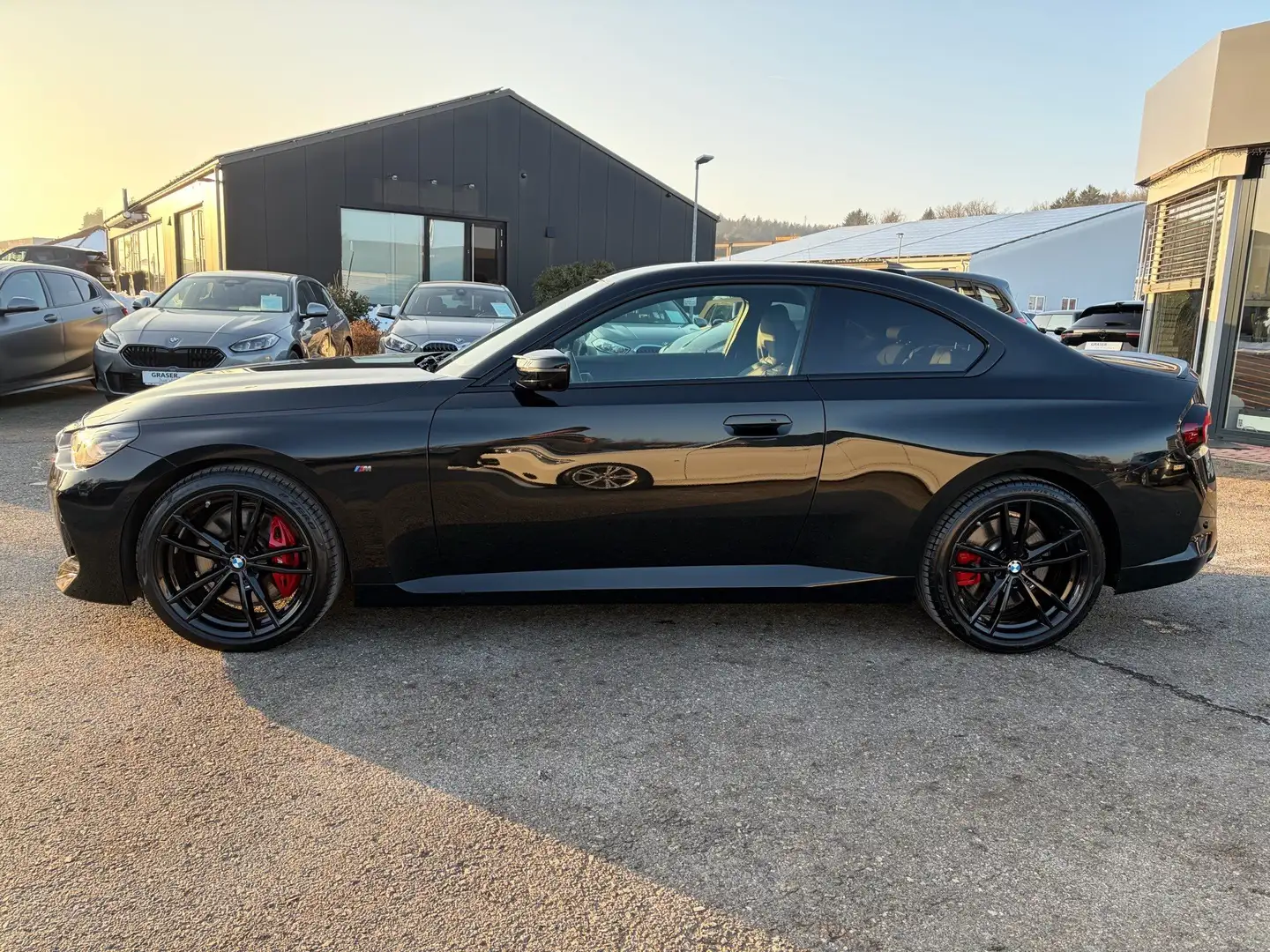 BMW 240 M240i x Drive Coupe Schwarz - 2