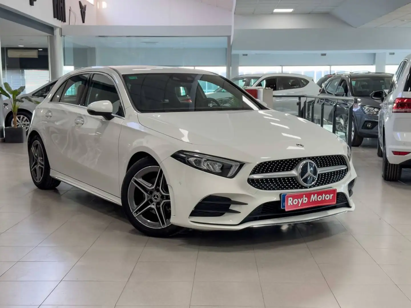 Mercedes-Benz A 180 BE AMG Line 7G-DCT Blanco - 1