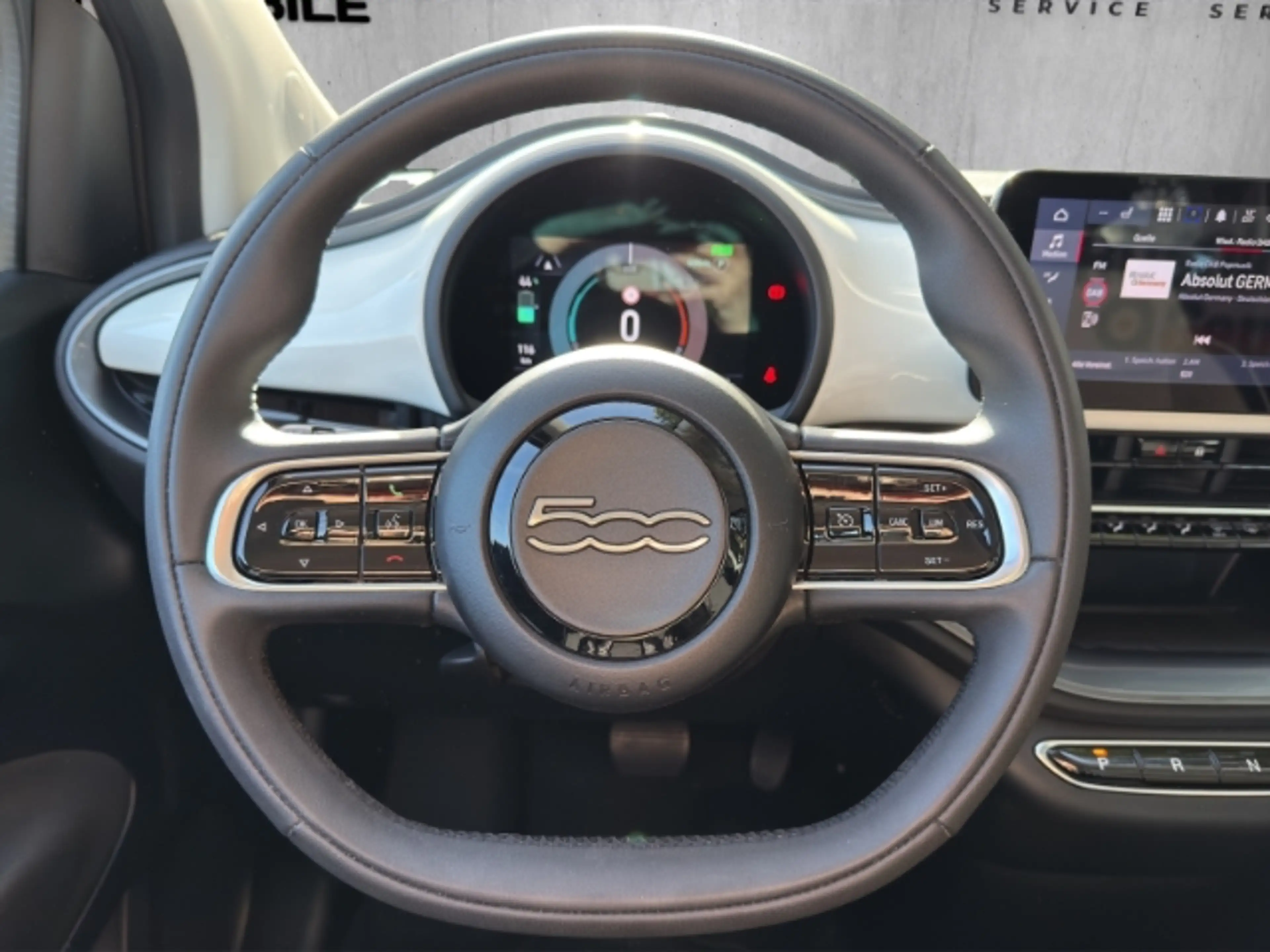 Fiat 500e Basis/Navi/RFK/Alu/Apple&Android — photo 10