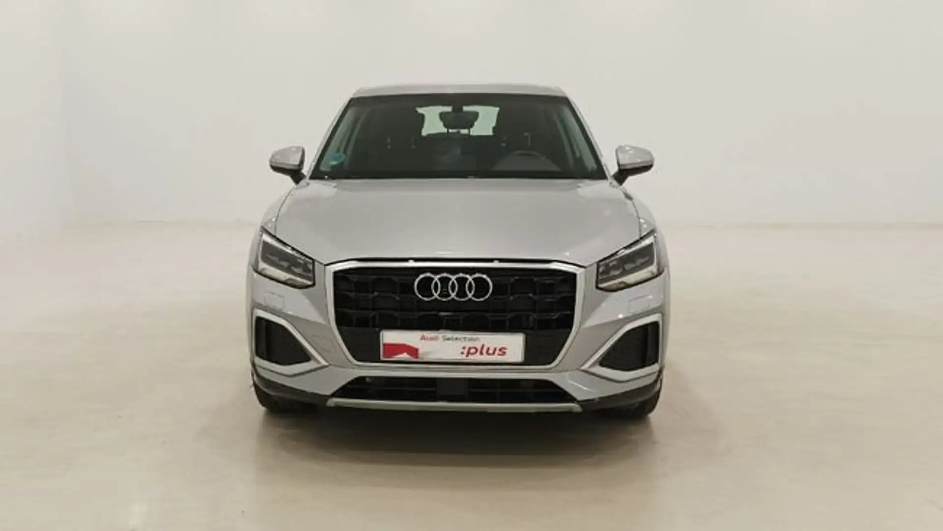 Audi Q2 30 TDI Advanced S tronic 85kW Plateado - 2