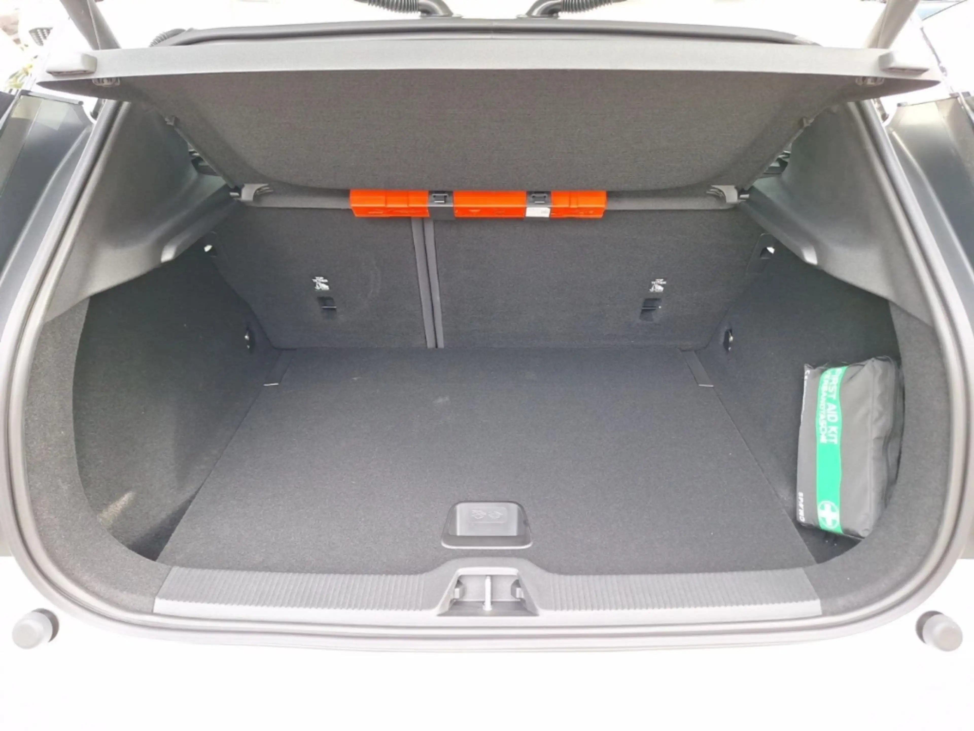 Volvo EX30 2WD Pure Electric Black Edition Plus Harman-Kardon — photo 12