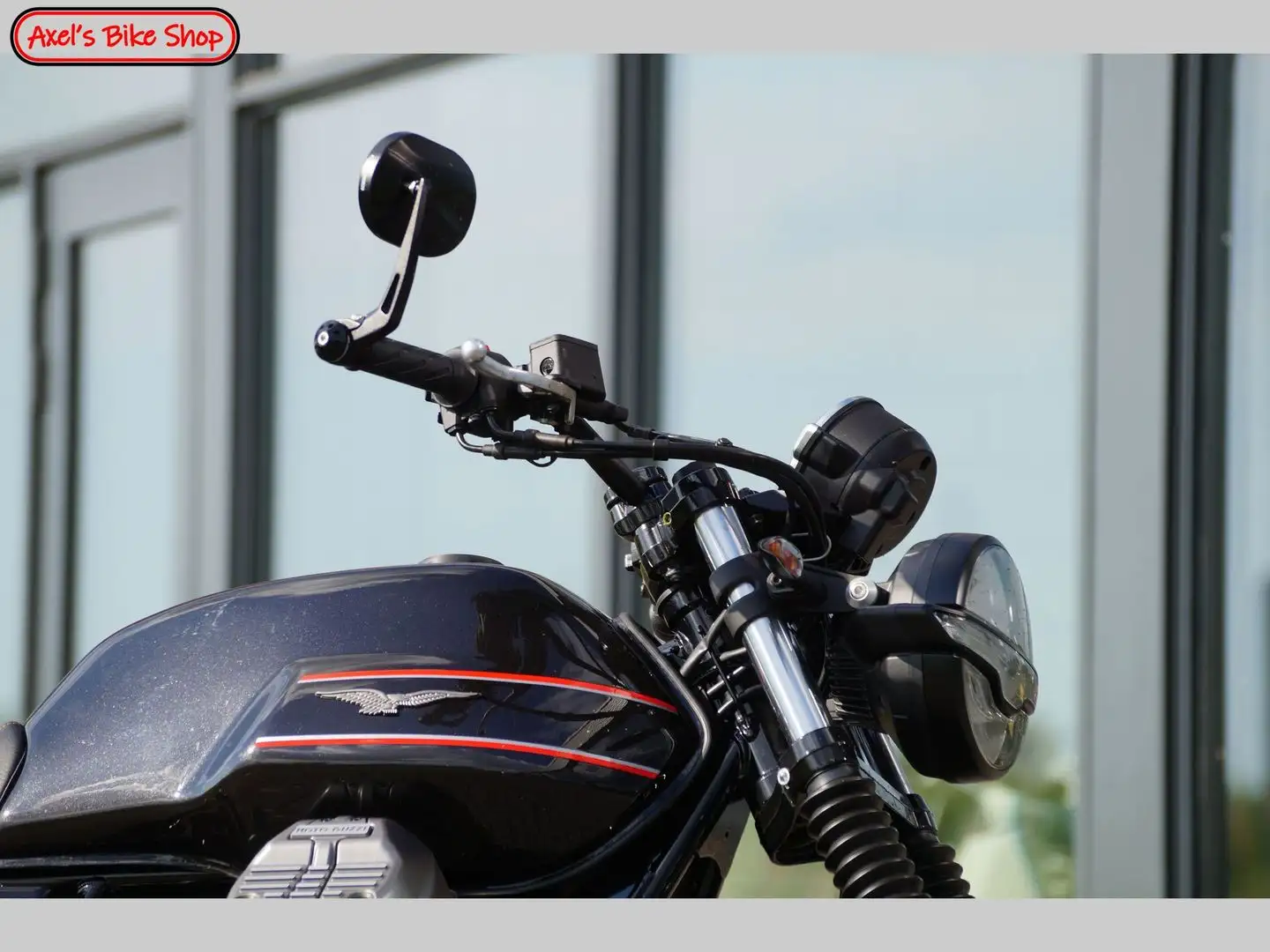 Moto Guzzi V 7 Negru - 2