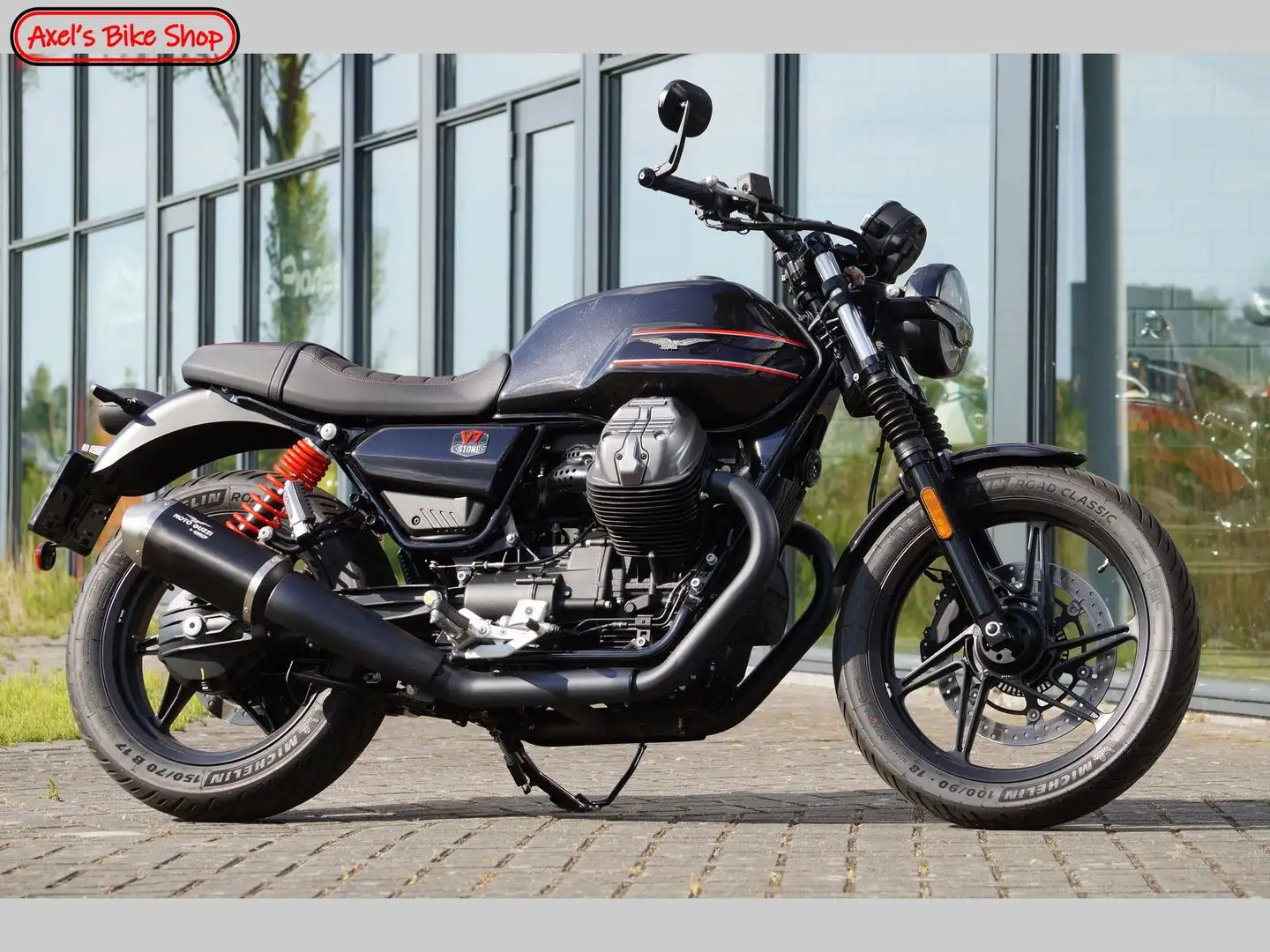 Moto Guzzi V 7 Černá - 1