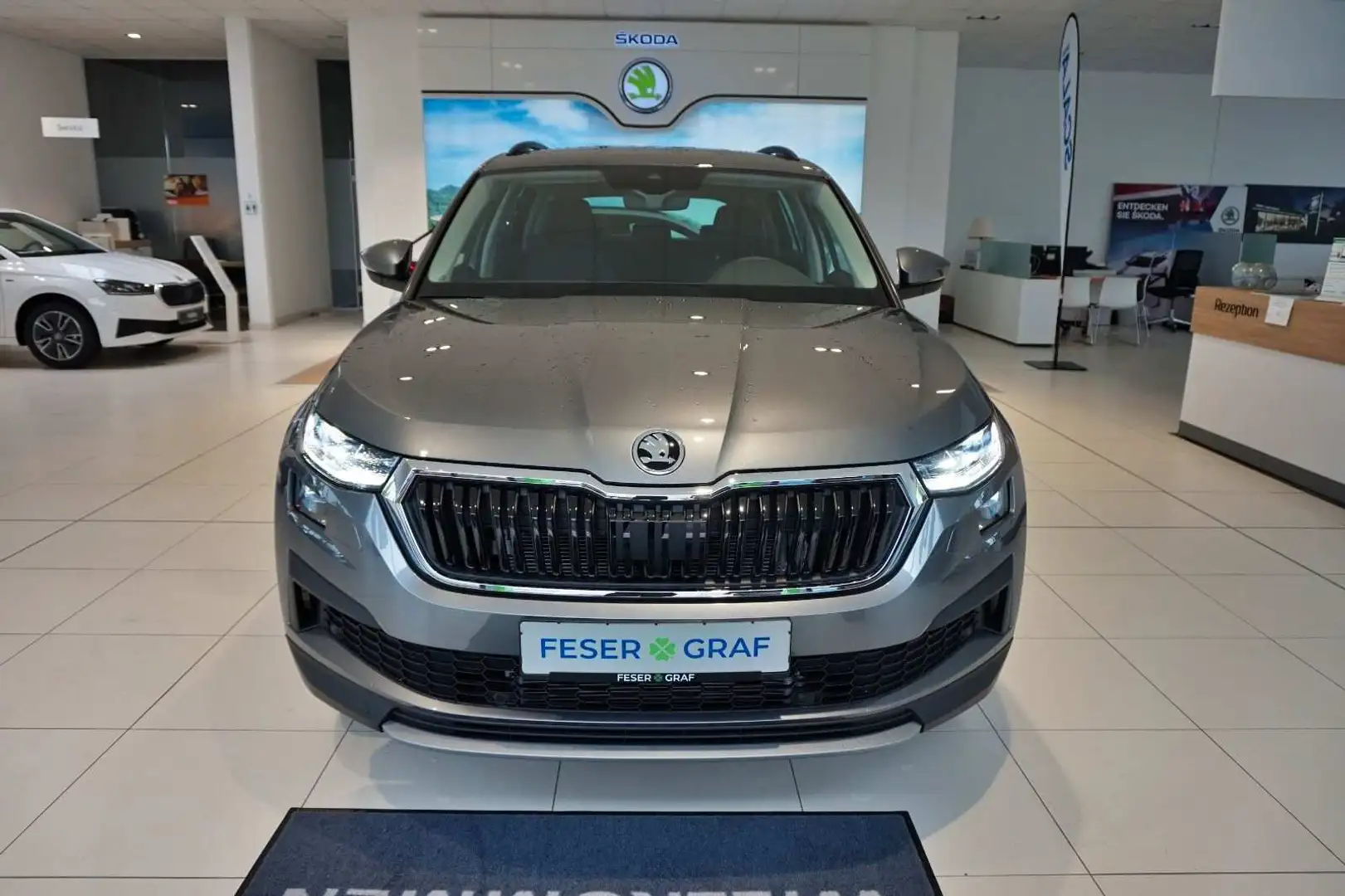 Skoda Kodiaq TOUR 2,0 TDI/150 PS/ DSG/COLUMBUS Schwarz - 2