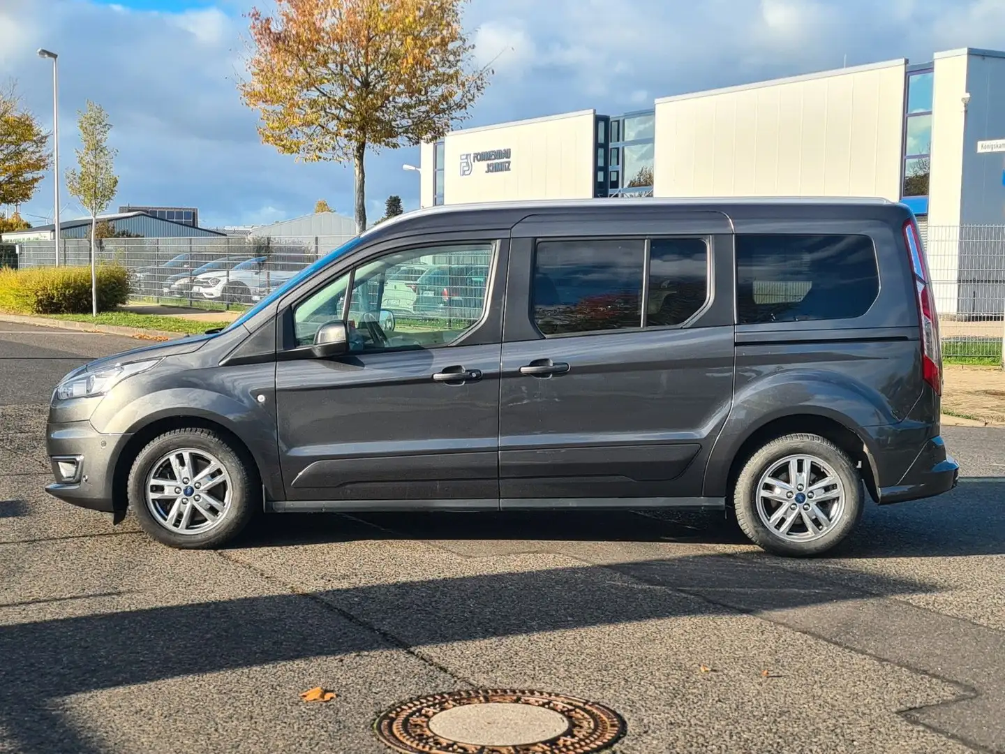 Ford Grand Tourneo Connect Titanium*Autom*Navi*7-Sitz Grau - 2