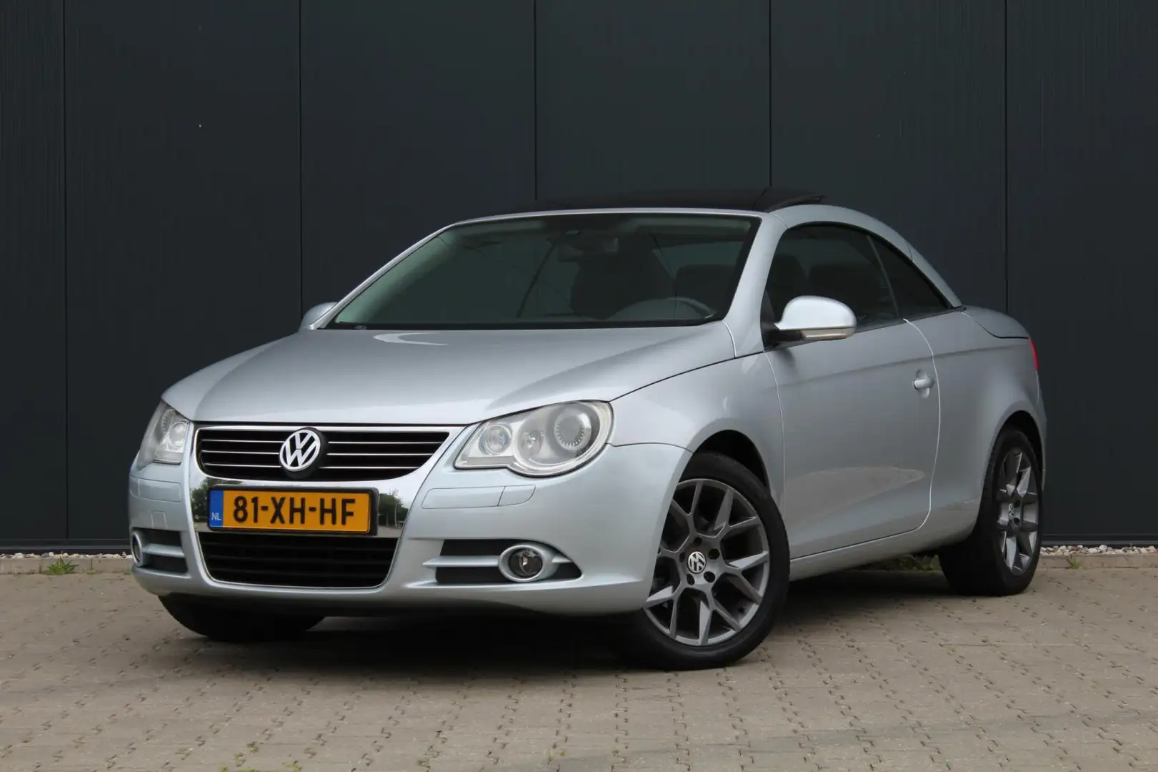 Volkswagen Eos 2.0-16v FSI | Stoelverwarming | Clima / Cruise con Grijs - 2