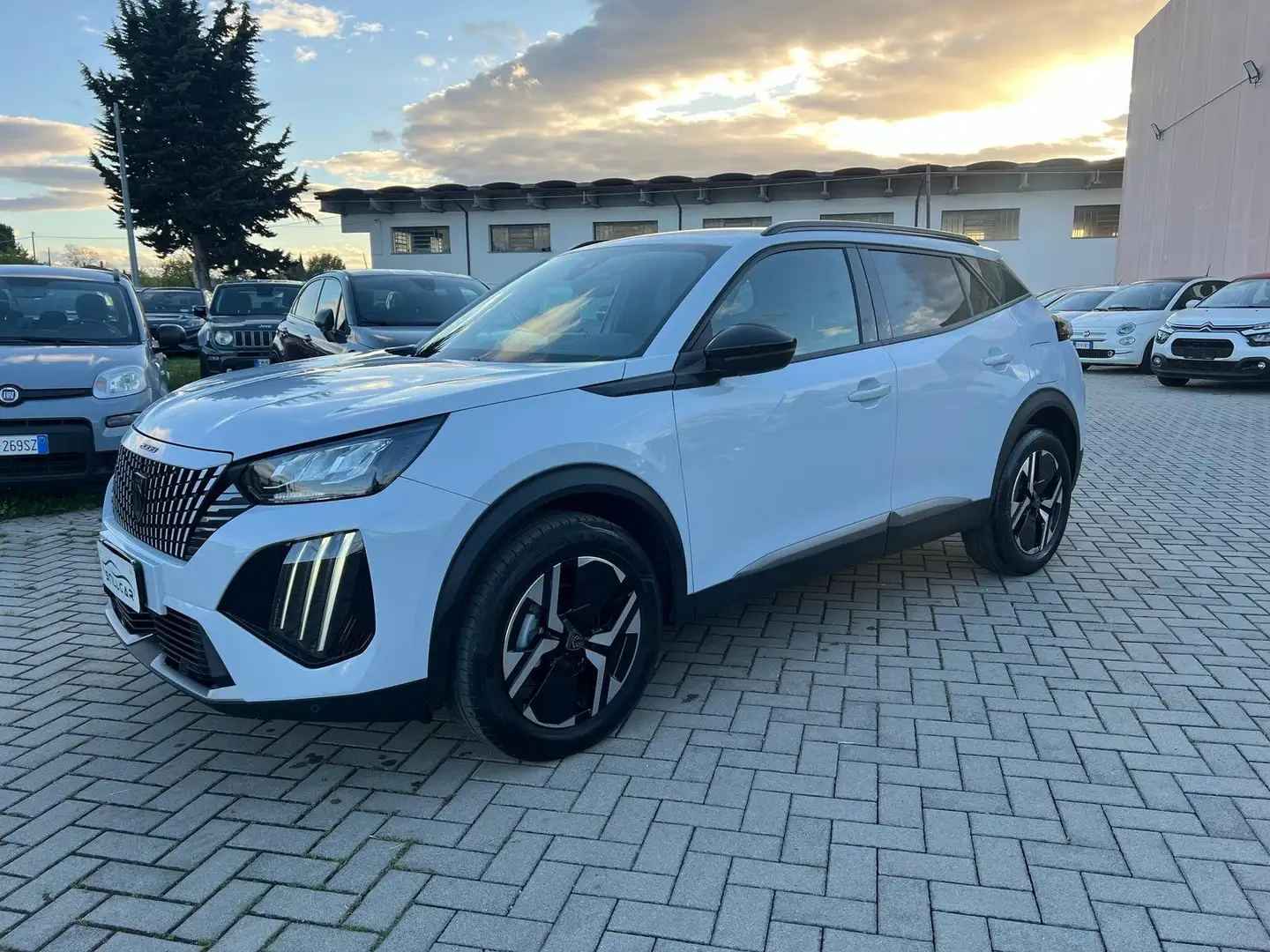 Peugeot 2008 1.2 puretech Allure Bianco - 1