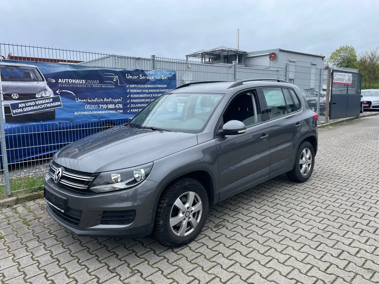 Volkswagen Tiguan Trend & Fun BMT 2.0TDI|8-FACH|2.HAND| Grau - 1