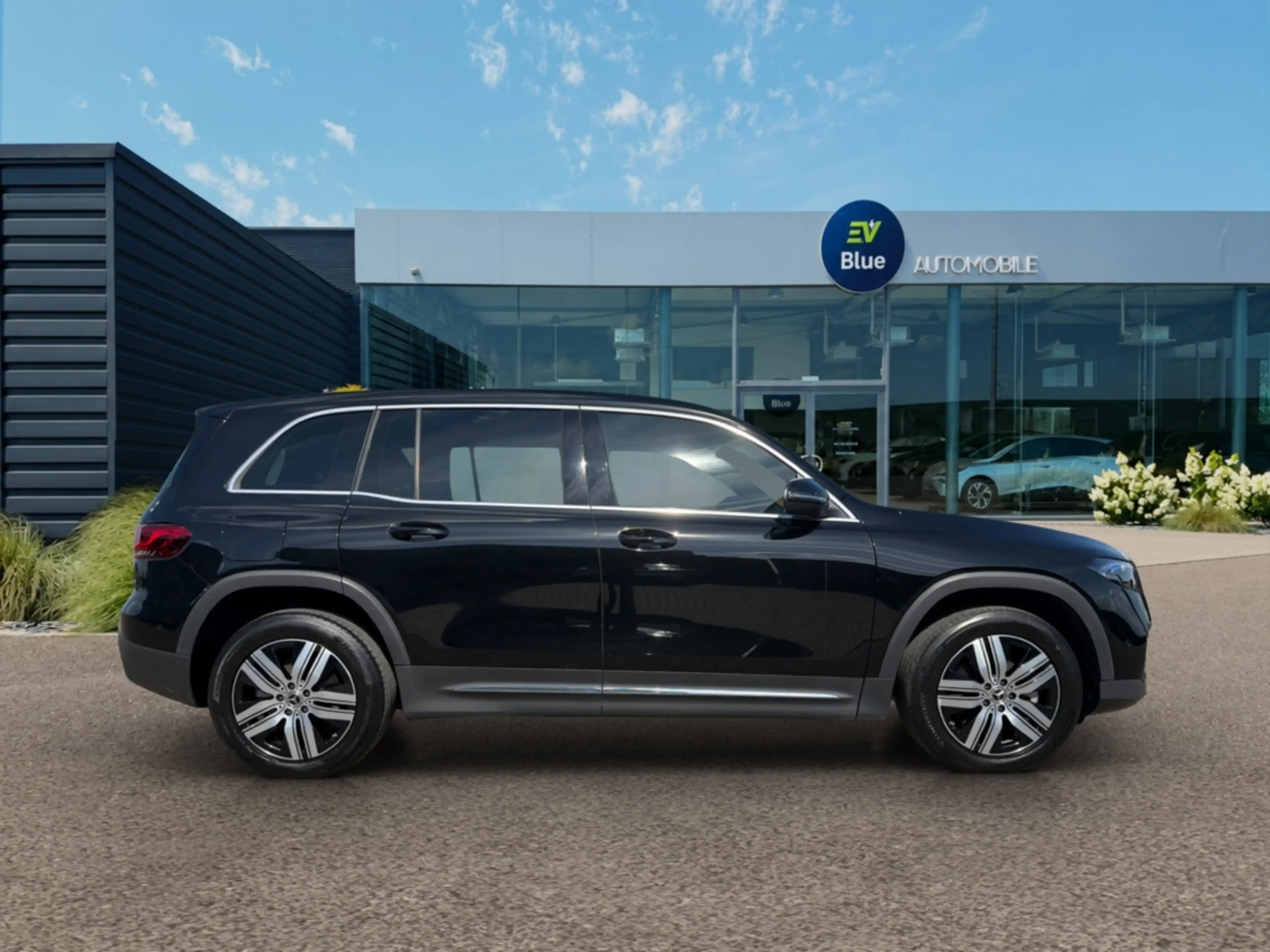 Mercedes-Benz EQB 250 Luxury Line 7 Pl 7 PLACES - CAMERA - SIDE ASSIST — photo 7