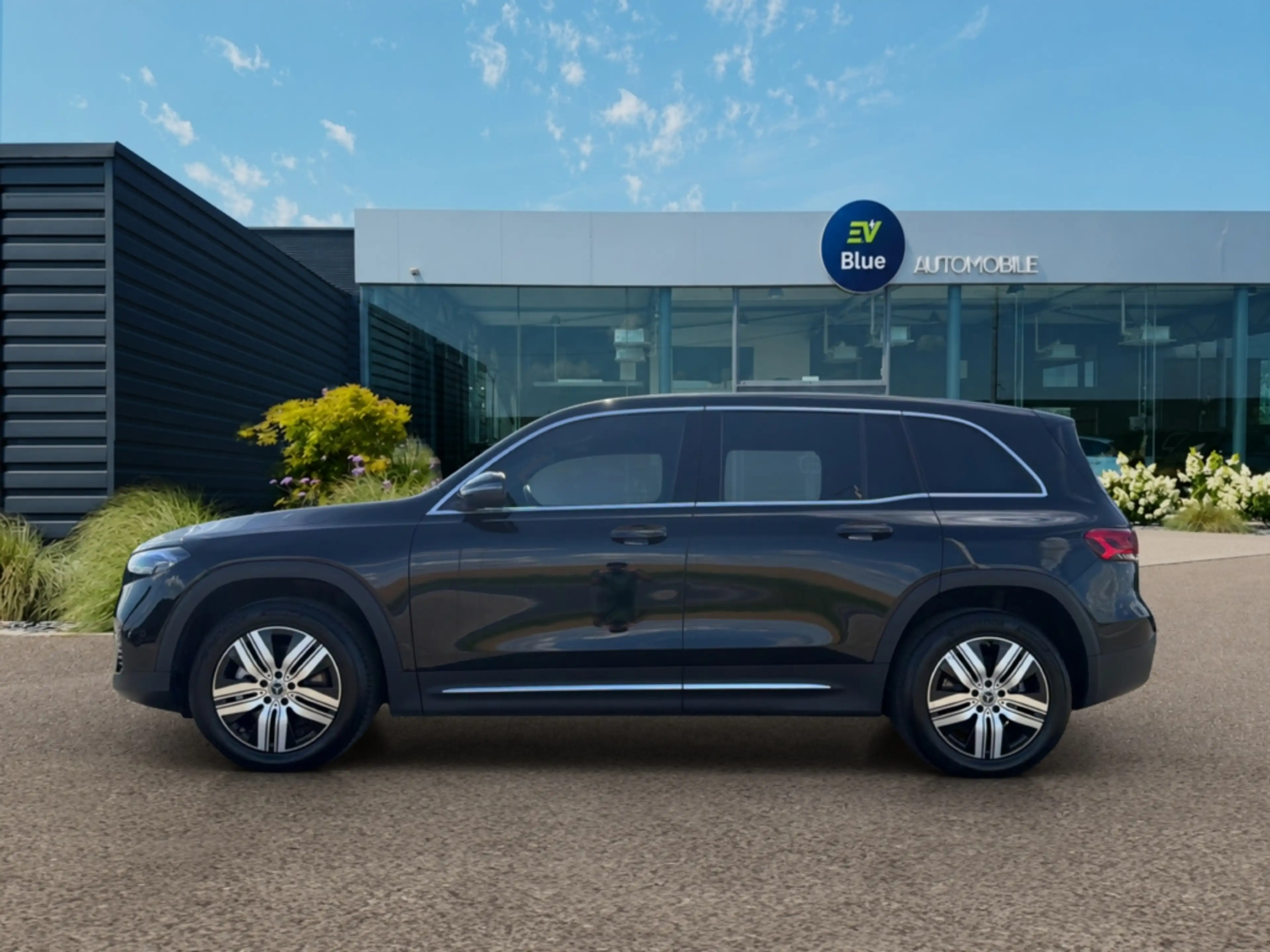 Mercedes-Benz EQB 250 Luxury Line 7 Pl 7 PLACES - CAMERA - SIDE ASSIST — photo 3