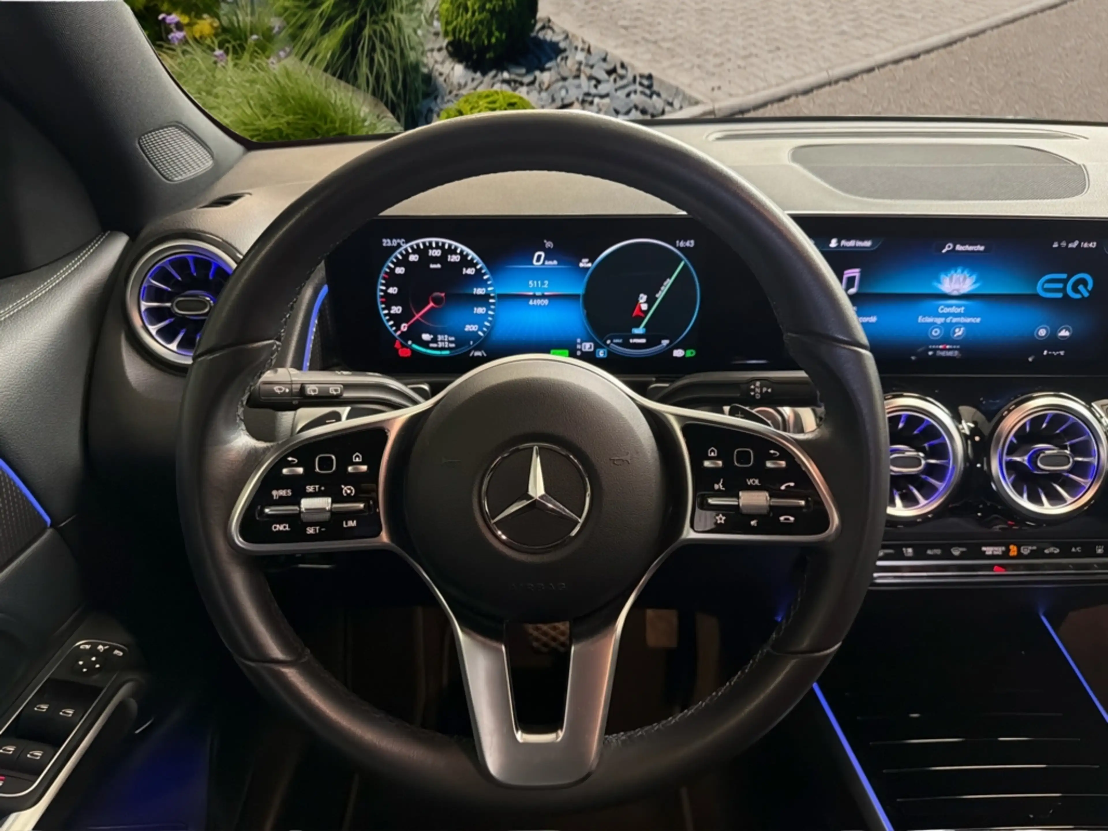 Mercedes-Benz EQB 250 Luxury Line 7 Pl 7 PLACES - CAMERA - SIDE ASSIST — photo 12