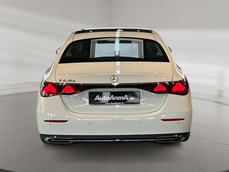 Mercedes-Benz E 220 d Avantgarde Avantgarde+MBUX+Pano+SHD+Wide — photo 6