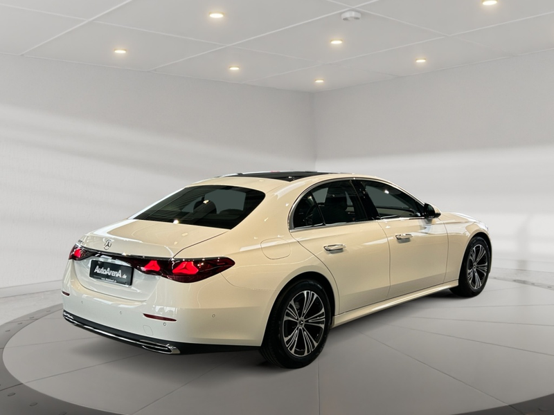Mercedes-Benz E 220 d Avantgarde Avantgarde+MBUX+Pano+SHD+Wide — photo 4