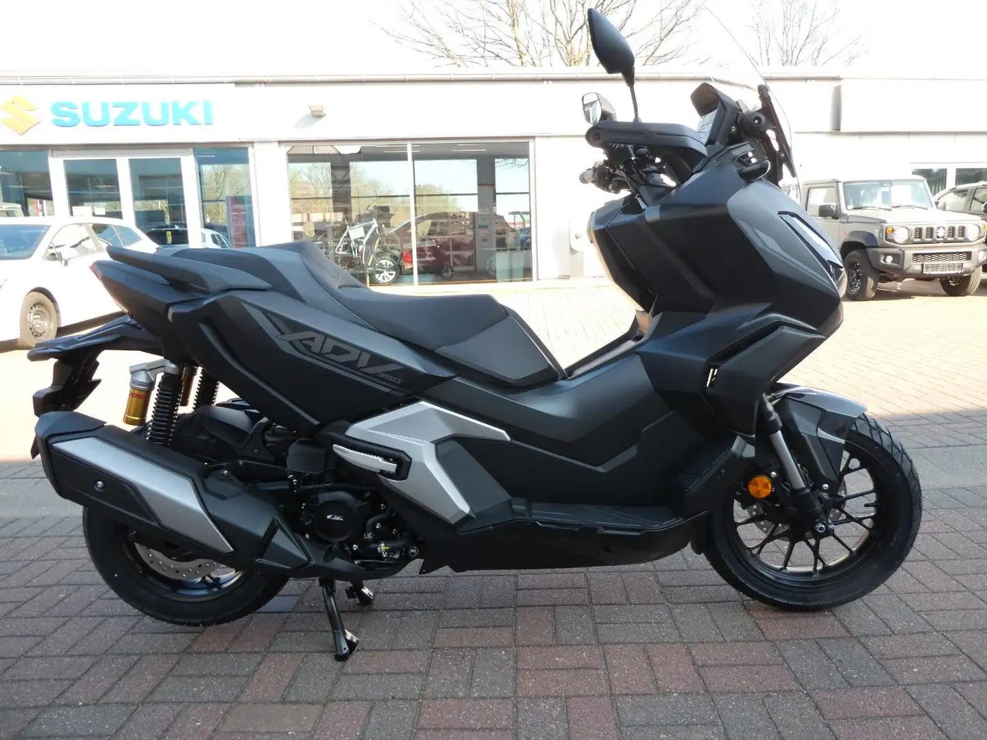 Honda ADV 350 2025 Modell Negru - 1