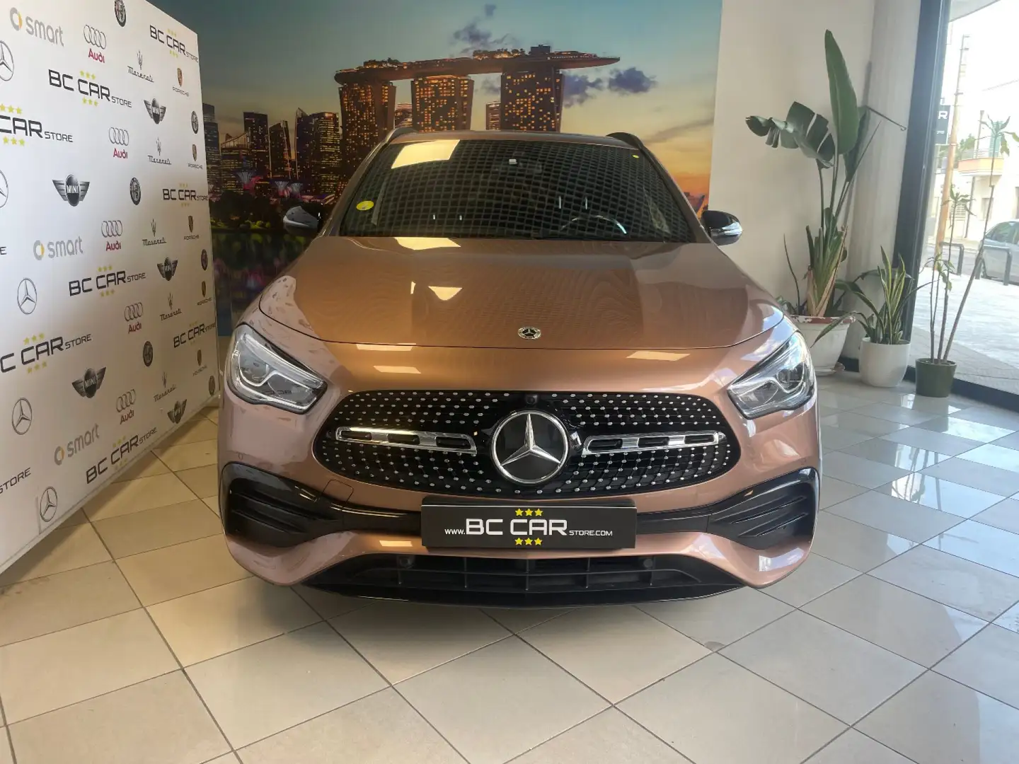 Mercedes-Benz GLA 200 d Automatic Premium AMG Brons - 2